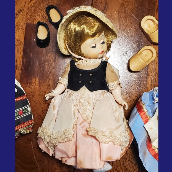 Vintage Madame Alexander dolls - 4 count - Picture 2 of 9